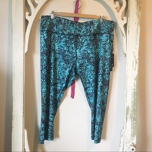 NWT Jade & Black Velocity pants
